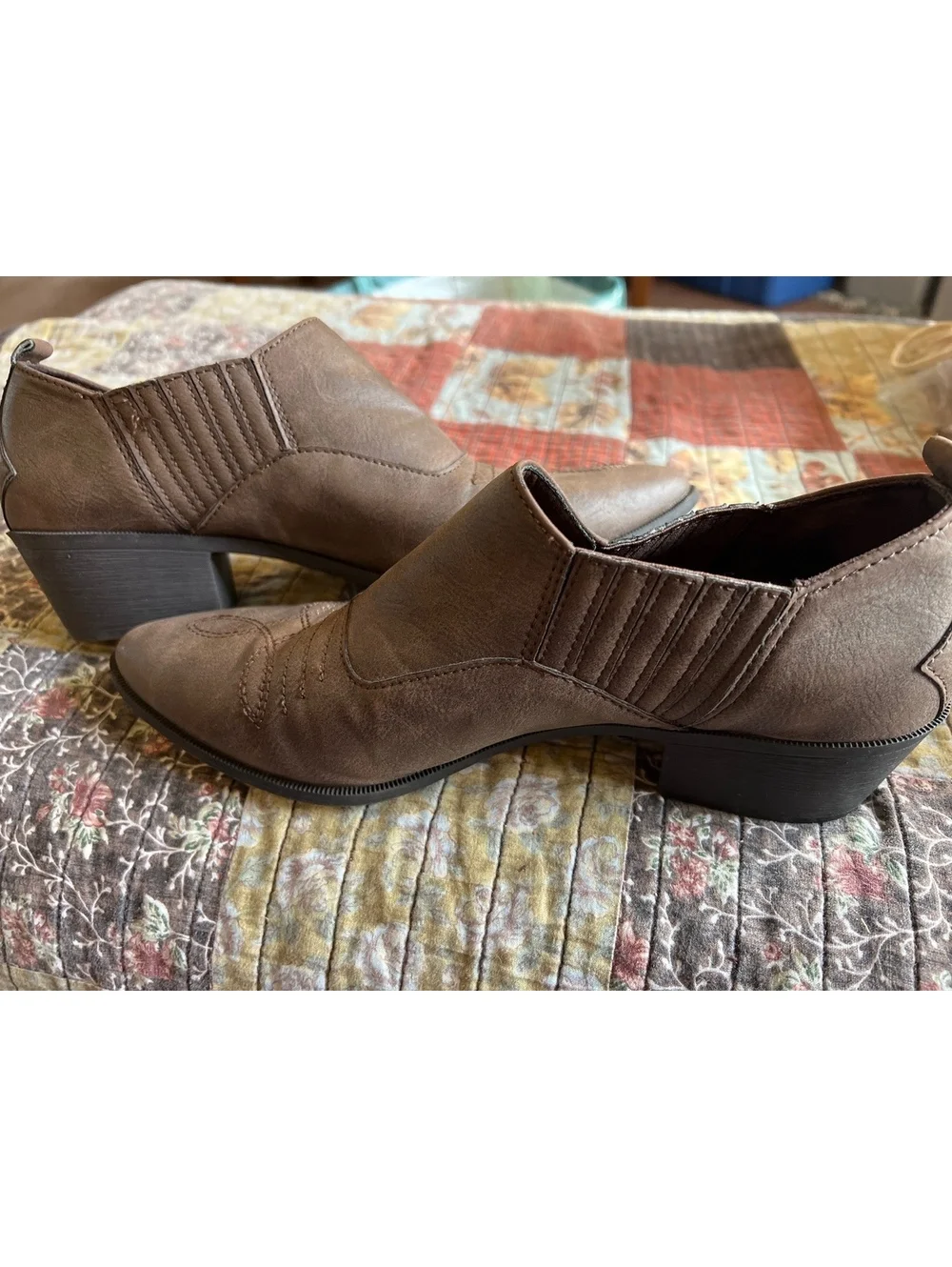 Sam & Libby Brown Faux Leather Western Style Ankle Boots Size 9
